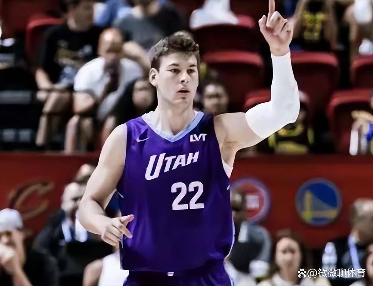 爱游戏官网-莱万多夫斯基在独行侠比赛中表现优异，领先优势明显引发热议！比赛高潮迭起(莱万多夫斯基什么级别)